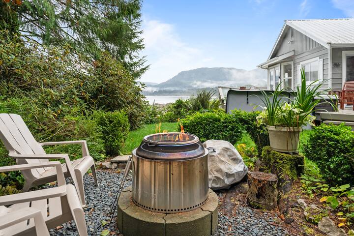 Hot tub + Sauna+ Panoramic Ocean View! THE POINT gallery image 5