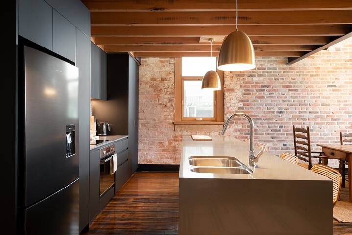 The Rox – Luxury Alexander Apartment gallery image 4