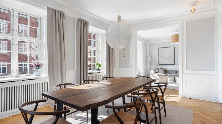 Unique Flat in City Center 120 m2