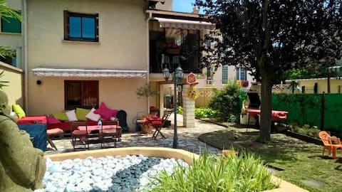 Family home - garden near Paris La Défense