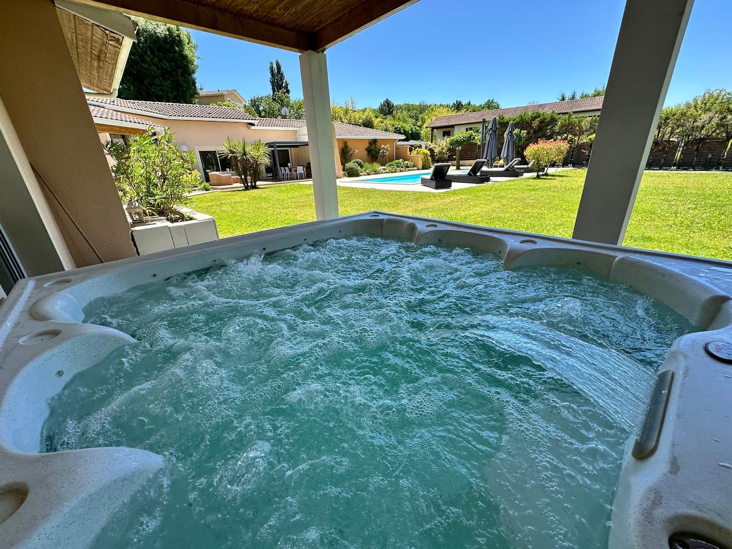 La Villa à La Brède et sa piscine privée