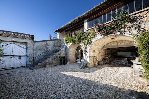 Large air-conditioned Ardèche house in Pierre