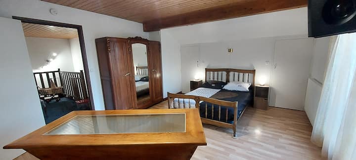 La grande chambre du 2ème étage : Chambre 2-1