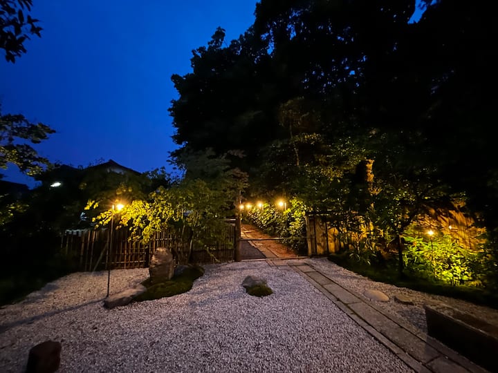 お茶室 黒柿 ろぶち お茶 お花 生け花 和室 日本 旅館 ろぶち 炉縁