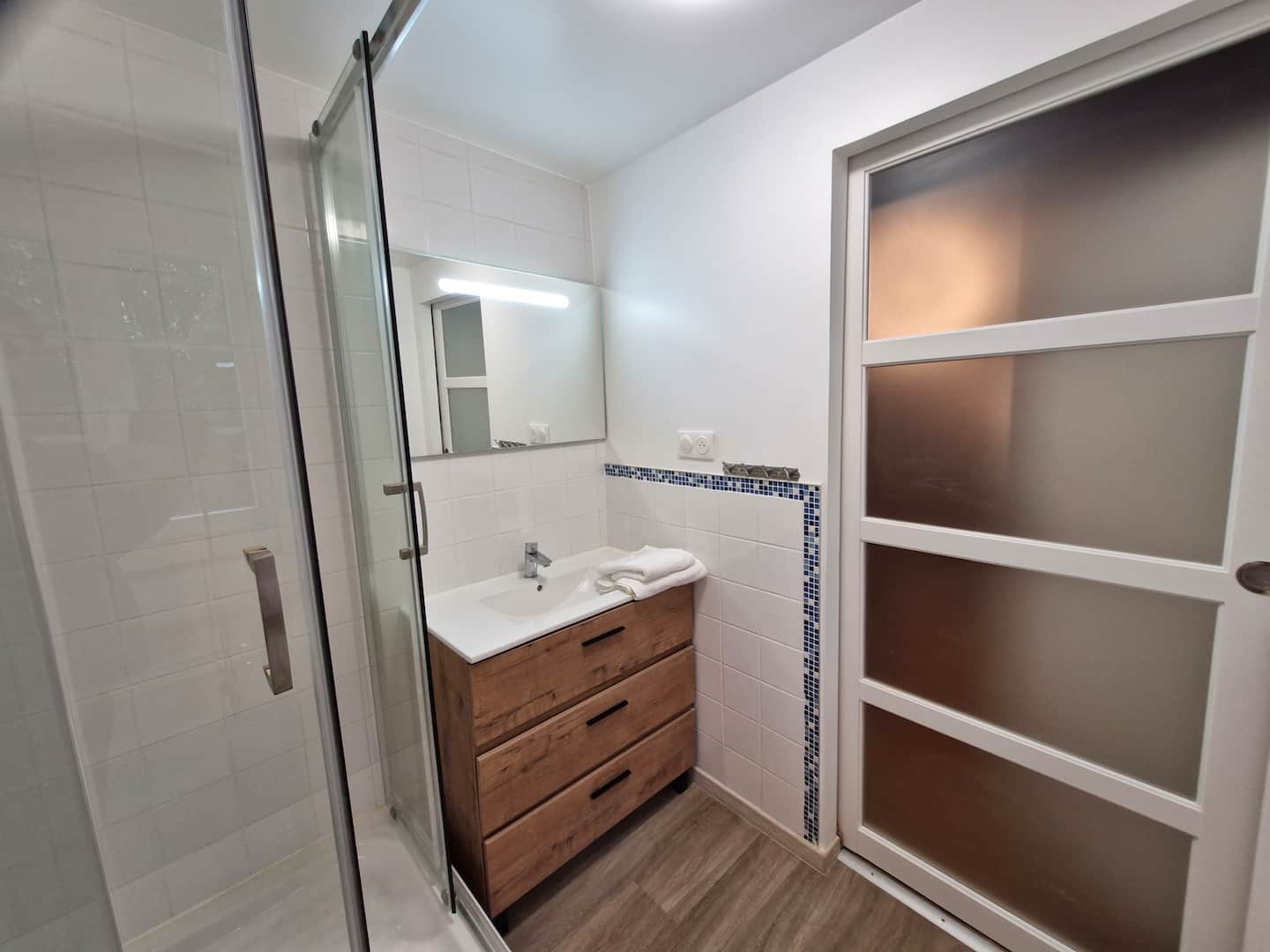 Salle de bains entière 1 2/2