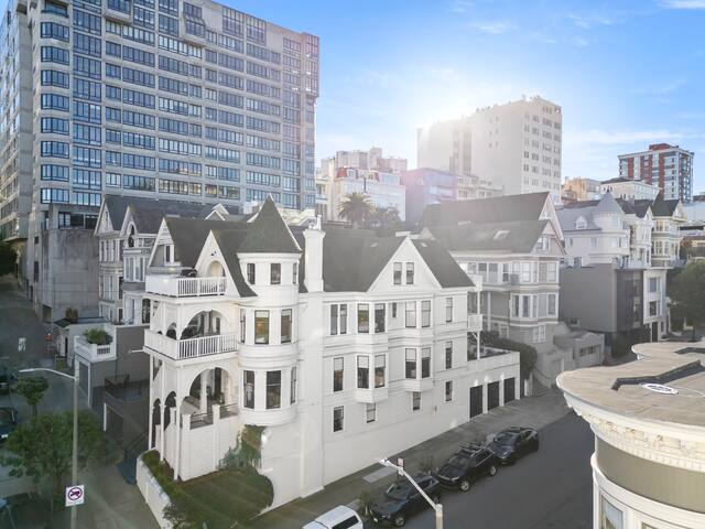 Pacific Heights Classic gallery image 4