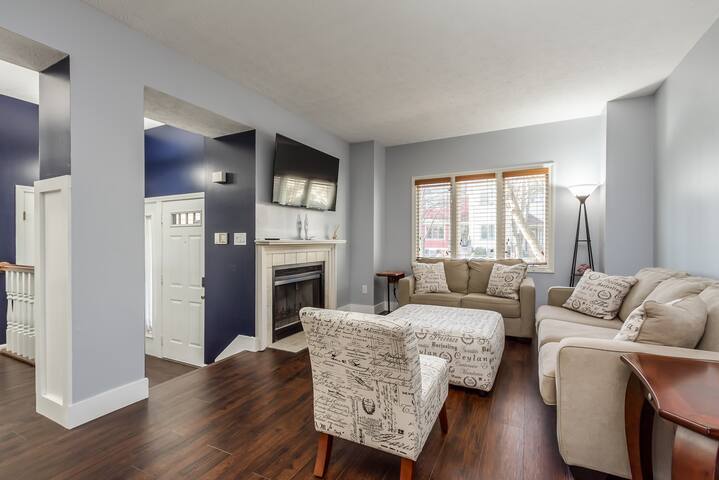 Downtown Riverview Condo | Near Arena, UofR & RIT gallery image 4