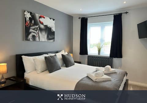 Three Bed Townhouse with Parking