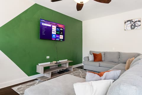 Successful Airbnb property: Beautiful 3 Bedroom Getaway w/ Pool Table! in Central Southwest
