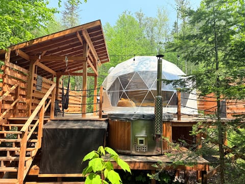 Spa, Sauna & River – Starry Boreal Dome