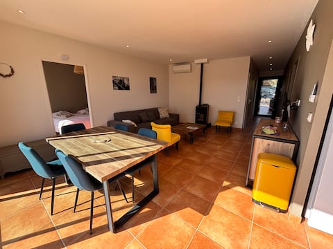 Popular Airbnb listing: Charming ground floor in villa with sea view in Sainte Maxime
