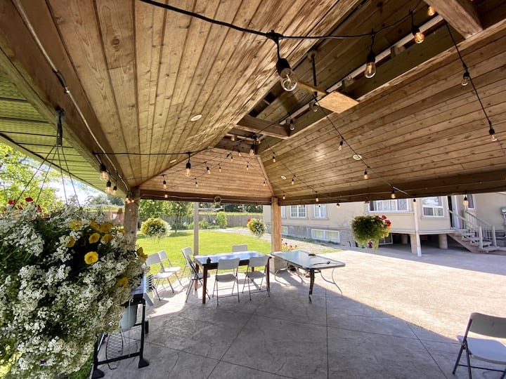 Spacious Haven for 16+ Guests