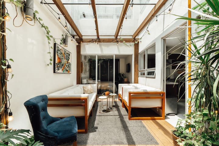 Roma Design Gem w/ Sunny Terrace in Prime Location