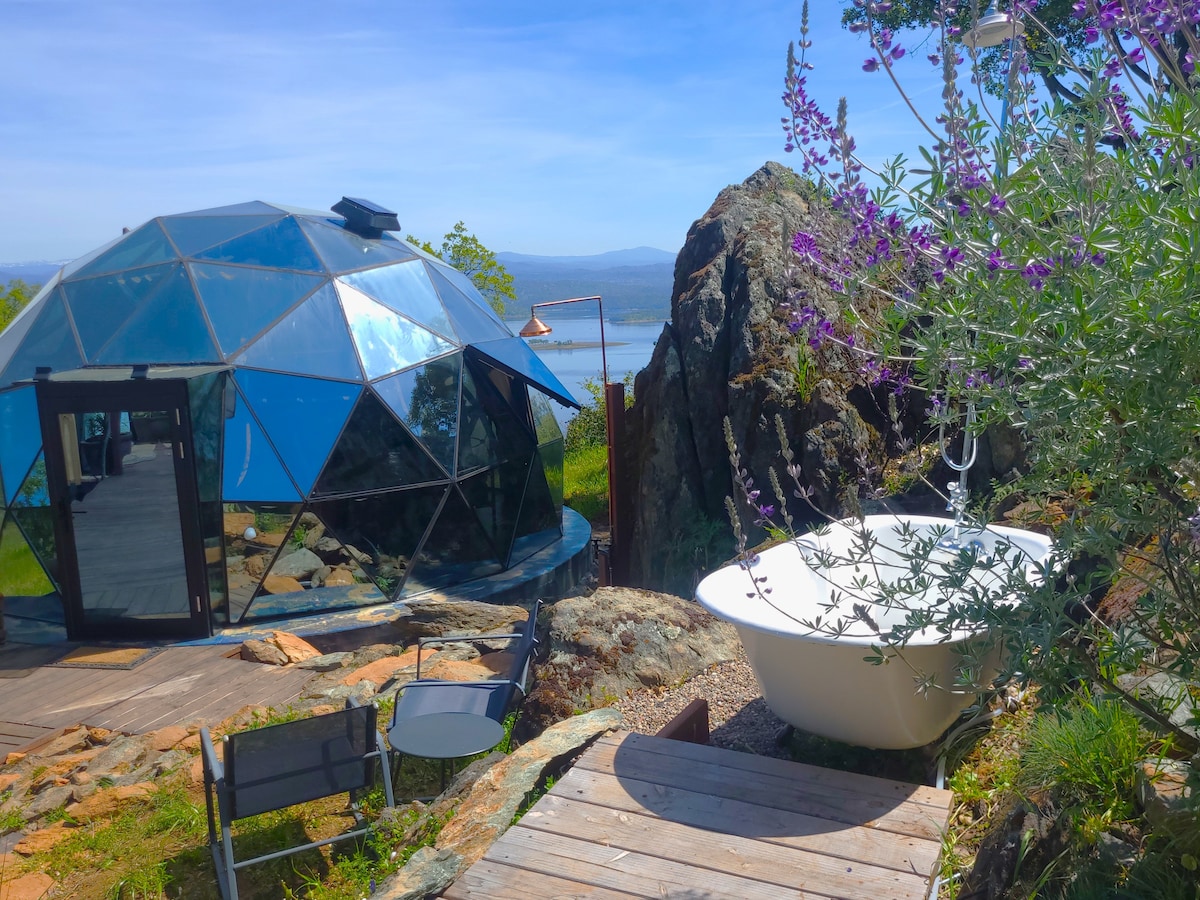 Glashaus: The Luxurious Lakeside Retreat - Dome houses for Rent in Angels  Camp, California, United States - Airbnb, image size:1200x900