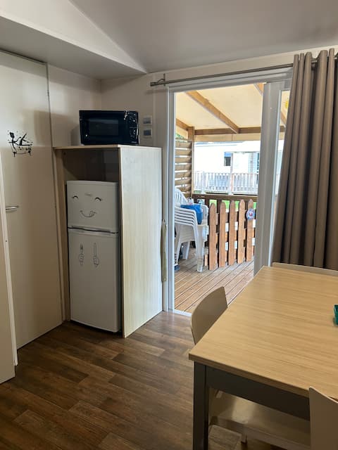 Heated and air-conditioned mobile home with 3 bedrooms