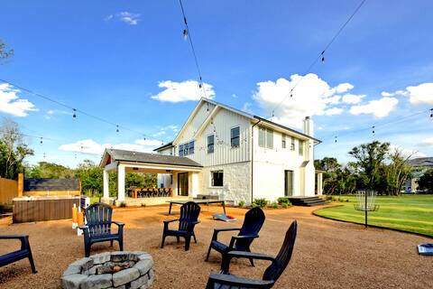 Luxury Villa with Huge Kitchen/ Hotub/barrel sauna