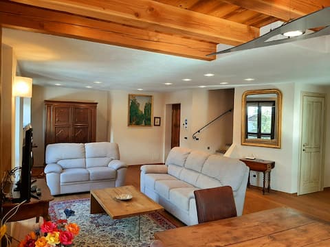 Proprietà Airbnb di successo: Grande alloggio centro Courmayeur | top location a Courmayeur