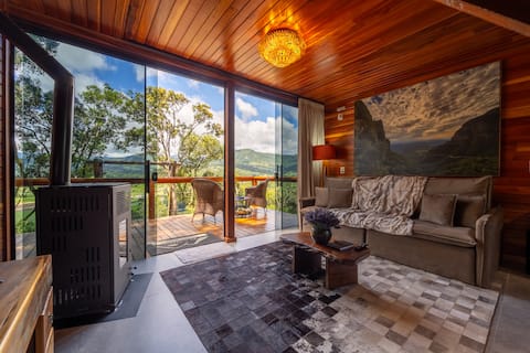 Top Airbnb: Chalet with beautiful view, Jacuzzi, firepit and fireplace em Urubici