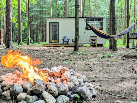 Popular Airbnb listing: Little Can in the Pines - Bunkie No. 1 in Norfolk County