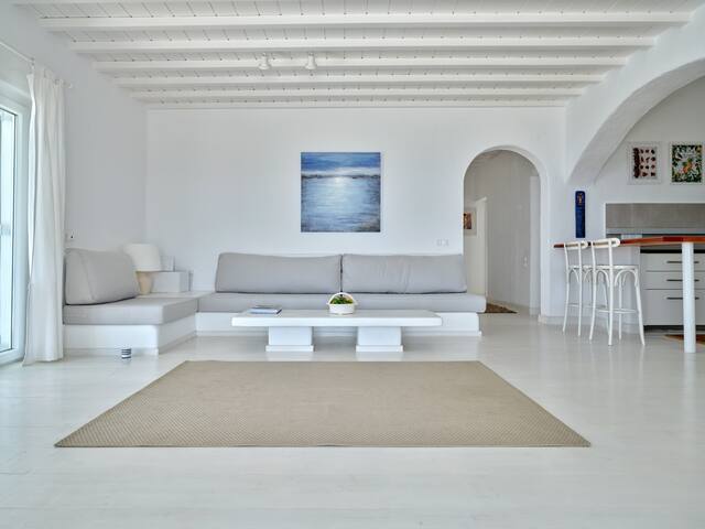 Sunset Horizon Villa gallery image 2