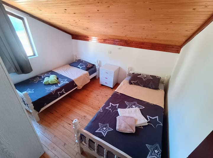 Dhomë gjumi 2