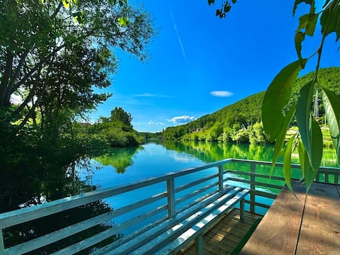 Riverside Resort Una
