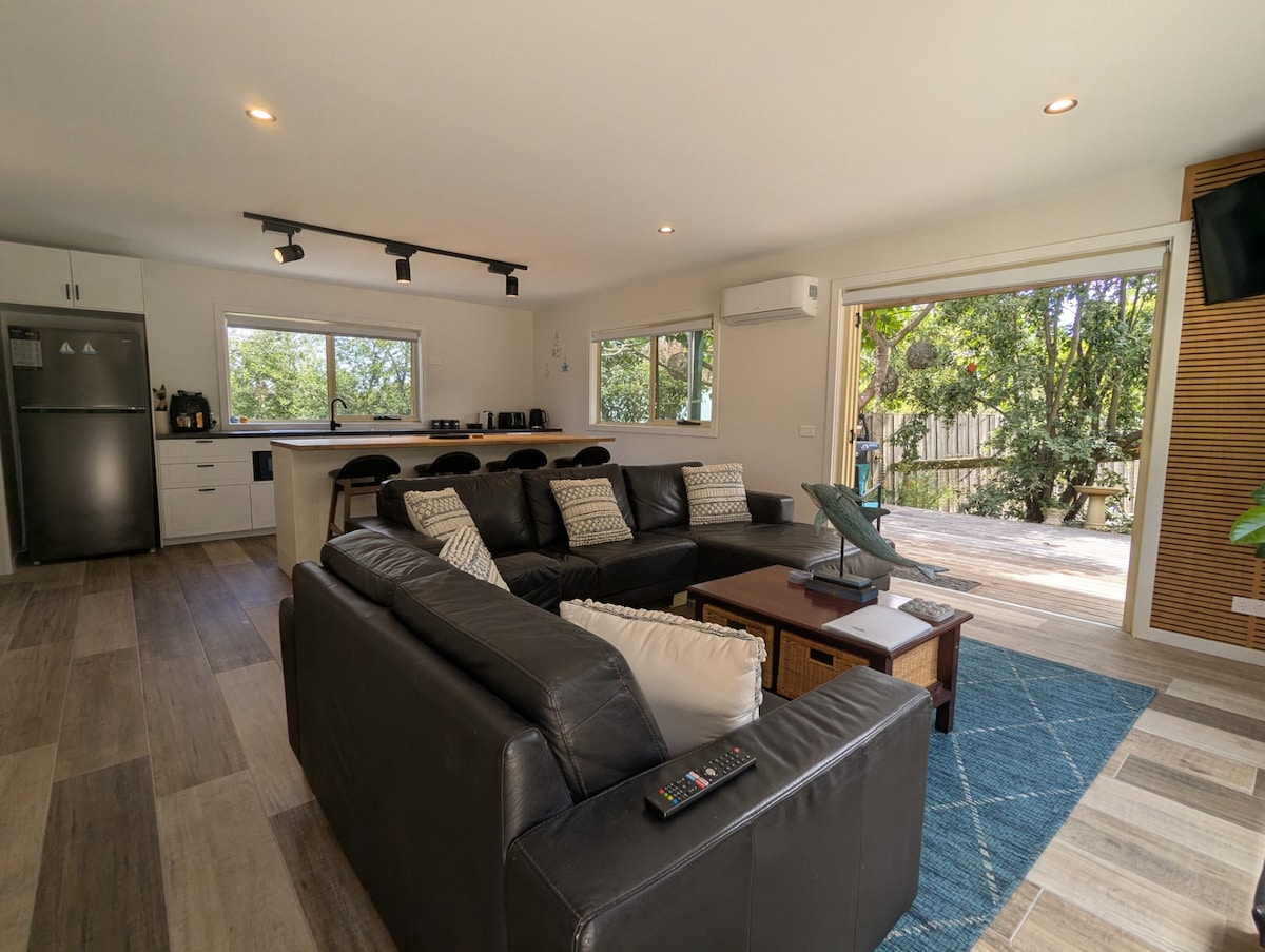 Top Airbnb: 'Anglesea Boathouse' -Self Contained Studio in Anglesea