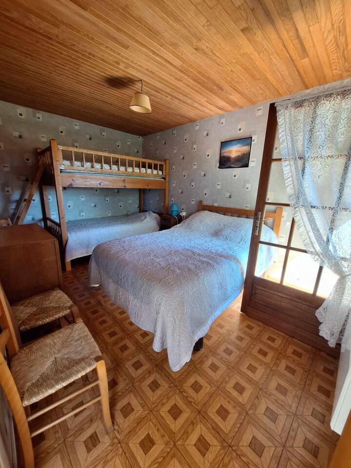 Ambienti i dhomës së gjumit