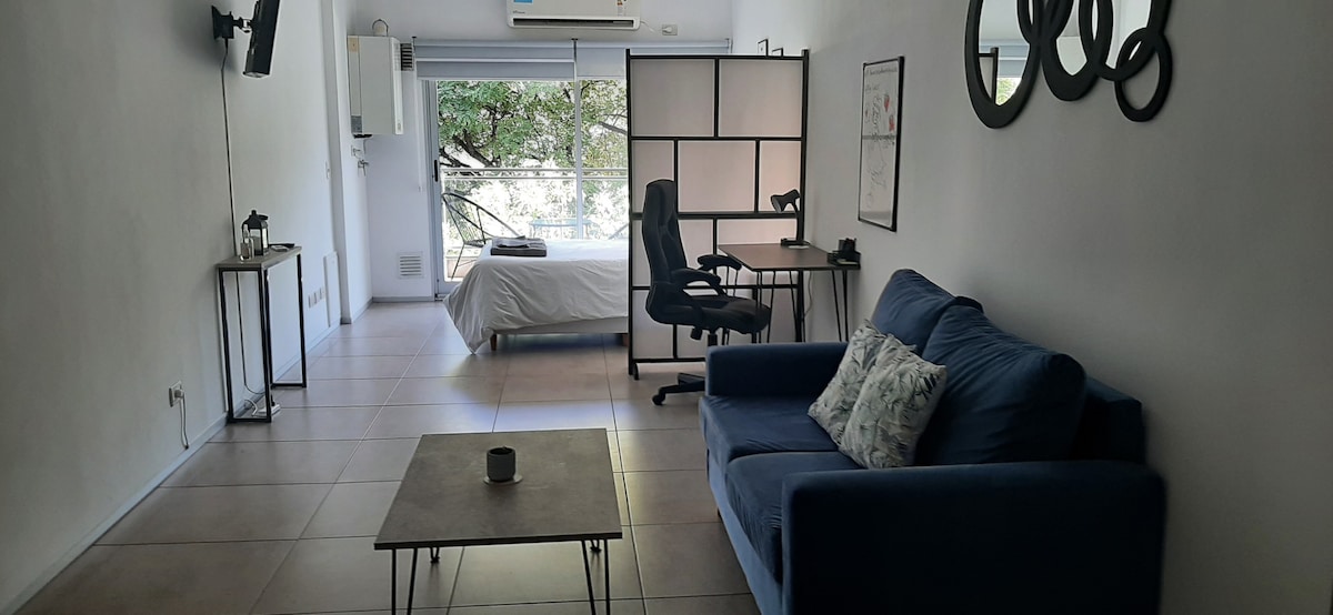 Top performing Airbnb: Nomad's Belgrano Studio in Comuna 13