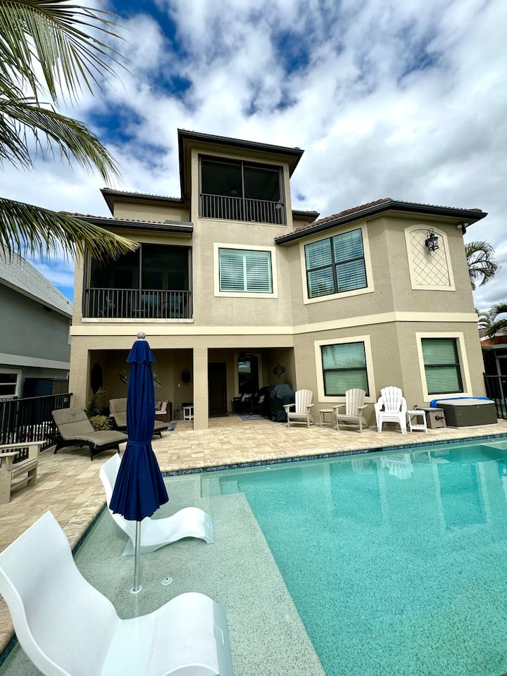 Gulf Access 4 Bedroom W/ Heated Pool - Bonita Springs, FL