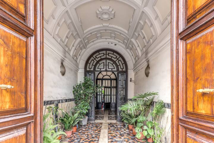 Appartamento in Piazza di San Giovanni in Laterano gallery image 4