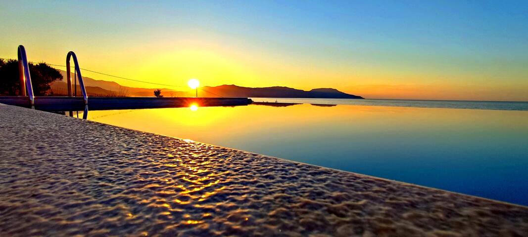 Blue Harmony villa sea view with heated pool gallery image 4