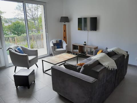 Popular Airbnb listing: La Daurade 3* Beachfront house on the harbor in Port En Bessin Huppain