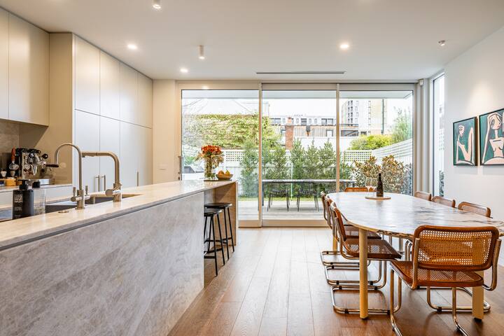 *The Ivy* Luxe Prahran family retreat gallery image 2