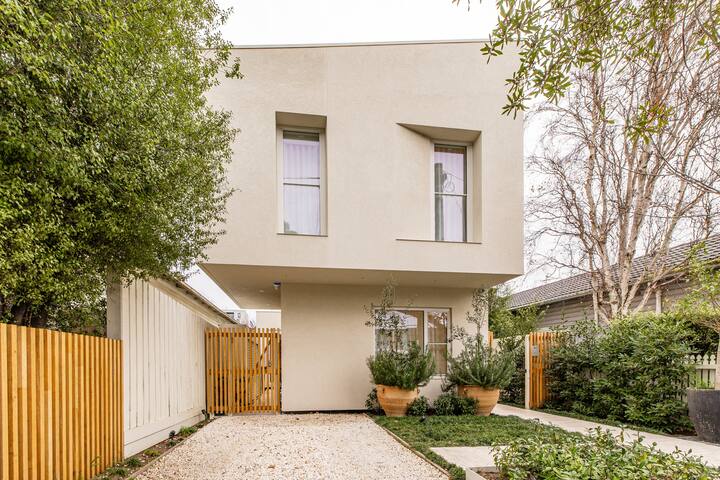 *The Ivy* Luxe Prahran family retreat gallery image 5