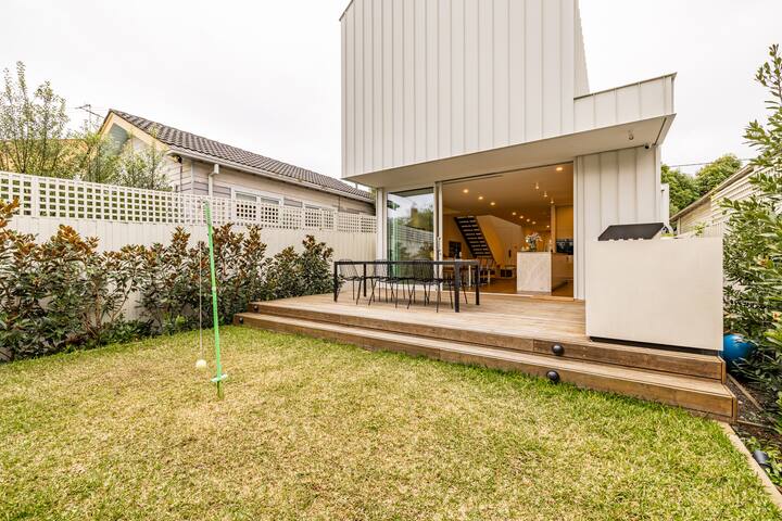 *The Ivy* Luxe Prahran family retreat gallery image 4