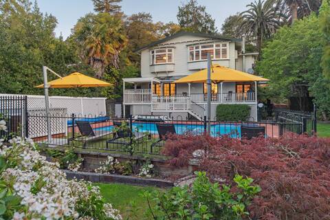Camellia House: Elevator Access Plus Pool and Spa!