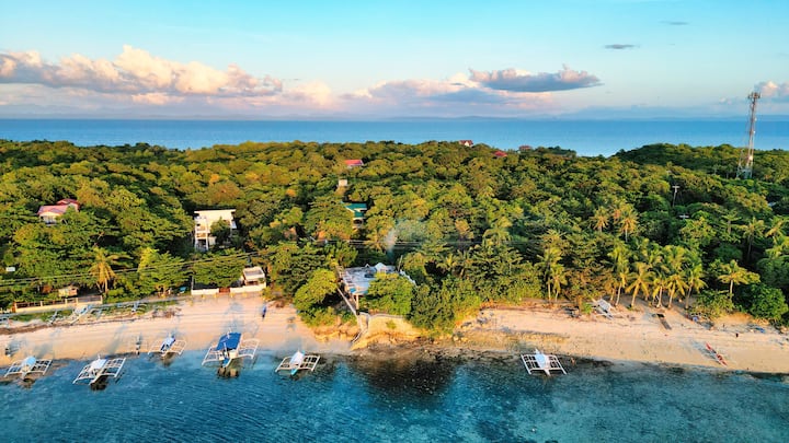 Beach Villa in Malapascua | Wi-Fi | Ocean | Sunset