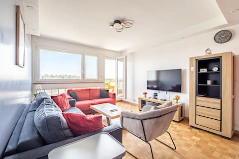 Flat + parking close to Paris + Orly airport