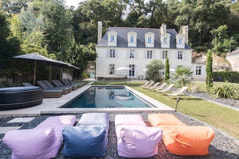 Château de la Loire 10/16/22 people.