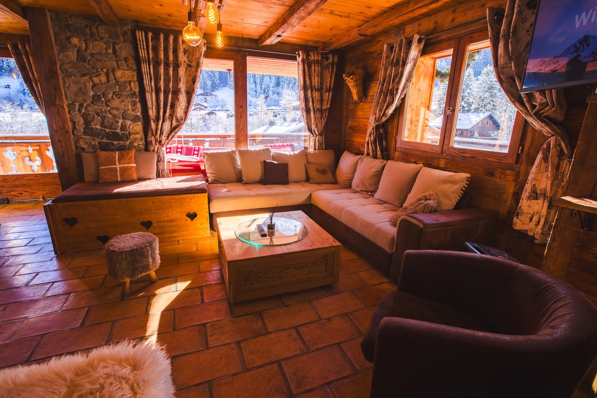 Alpine chalet for 20 people + hot tub (Savoya Lodges)