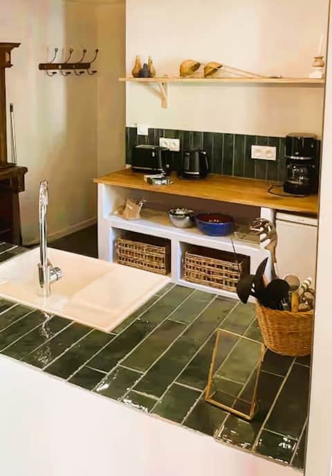 Top Airbnb: “The Finca – a peaceful haven with a pool” in Nîmes