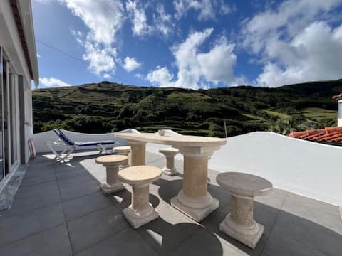 Independent en-suite, with kitchen and balcony