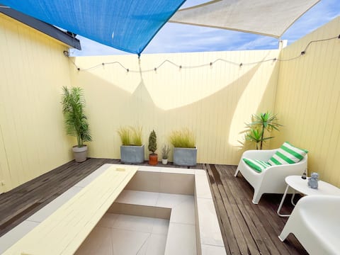Beach House - Peaceful Place with Hot Tub and BBQ