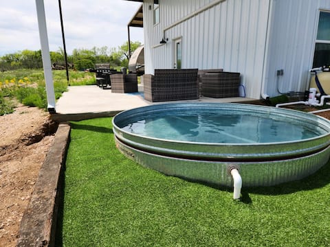 Gorgeous, secluded escape near River + Game room!