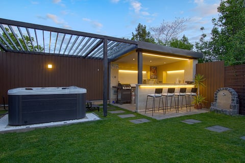 Luxurious Semi-Detached Houses for large groups