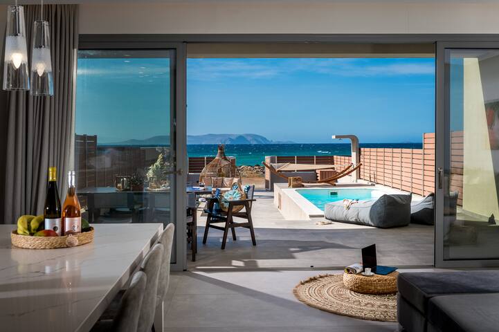 Anasa Luxury Seafront Villa with Heatable Pool gallery image 2