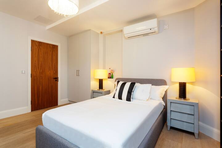 Lavish and Luxe by Veeve gallery image 4