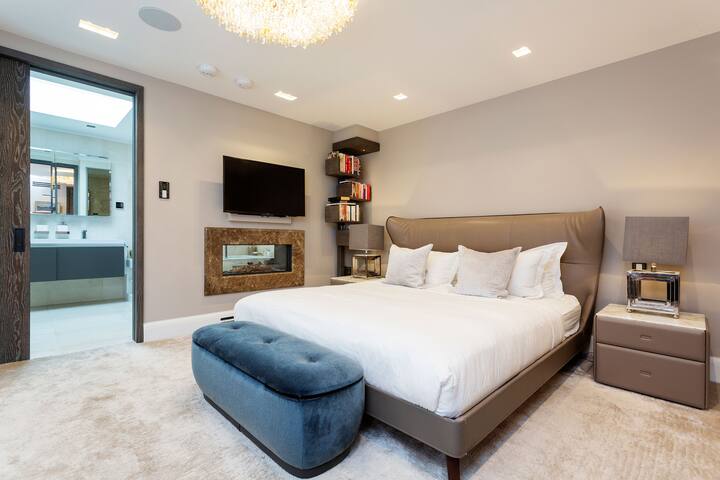 Lavish and Luxe by Veeve gallery image 5