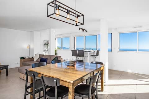 4-BdR Villa with Parking, AC & Pool (8-10 guests)